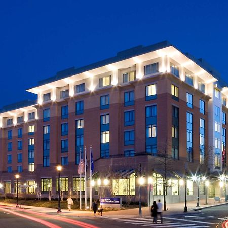 Hilton Garden Inn Shirlington Arlington Exterior foto