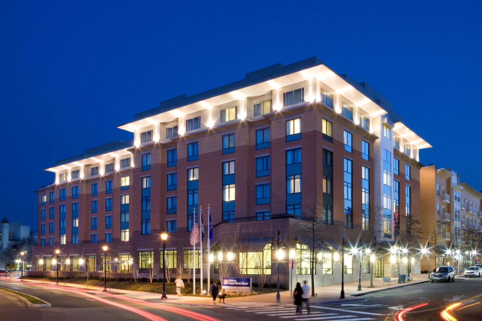 Hilton Garden Inn Shirlington Arlington Exterior foto